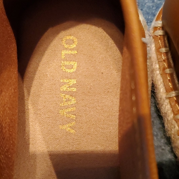 NWT Old Navy slides - Picture 4 of 4